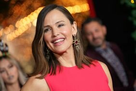 Jen Garner attends the premiere of Netflix's 