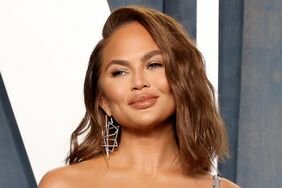 Chrissy Teigen iS Clinical Pro-Heal Serum Advance+ Serum