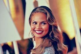 chrissy teigen knows who bit beyoncé