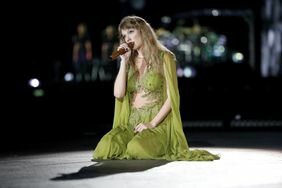 taylor swift tampa eras tour green dress